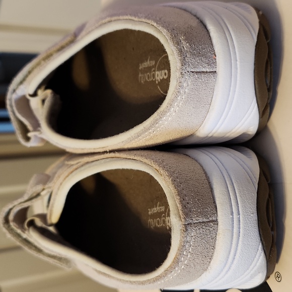 Easy Spirit Anti-Gravity Women's Slip-On Comfortable Tan Shoes 8 1/2 - Picture 4 of 9